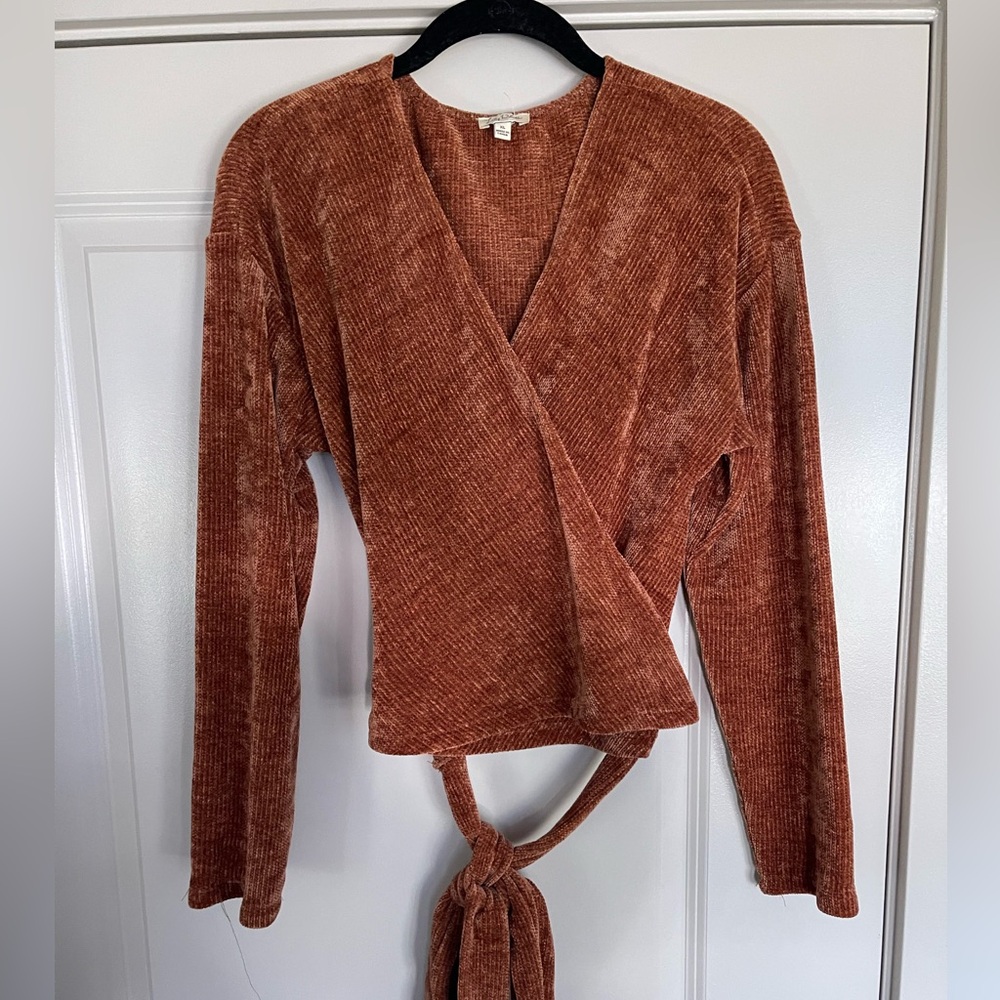 Lily White XL wrap crop top